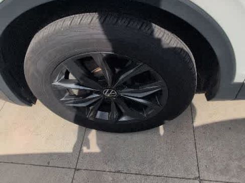 Certified 2023 Volkswagen Tiguan SE AWD/4WD image 11