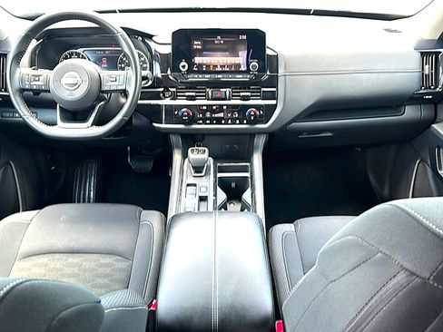 Used 2025 Nissan Pathfinder SV FWD image 20