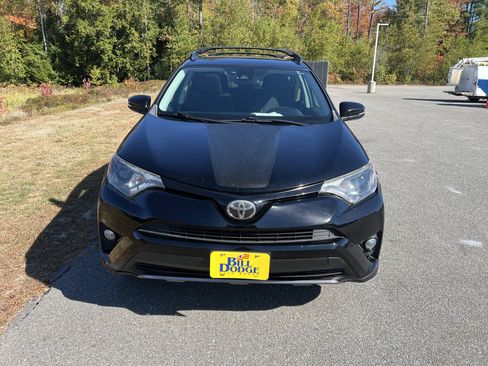 Used 2018 Toyota RAV4 XLE image 2