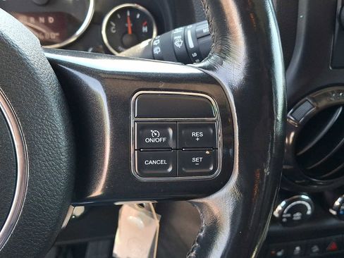 Used 2018 Jeep Wrangler Unlimited Rubicon AWD/4WD image 21