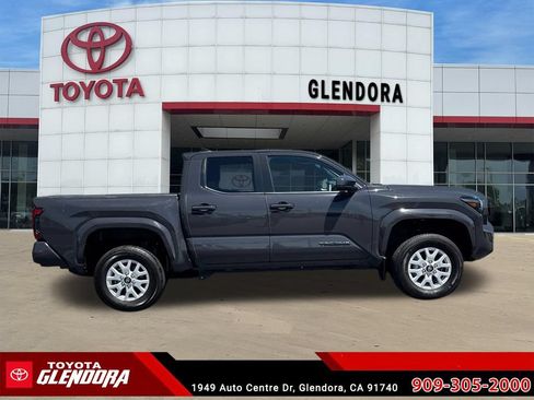 Certified 2024 Toyota Tacoma SR5 w/ SR5 Upgrade Package AWD/4WD image 12
