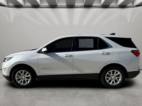 Used 2018 Chevrolet Equinox LT image 2