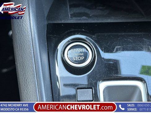 Used 2025 Nissan Versa SV FWD image 29