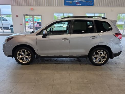 Used 2017 Subaru Forester 2.5i Touring AWD/4WD image 12
