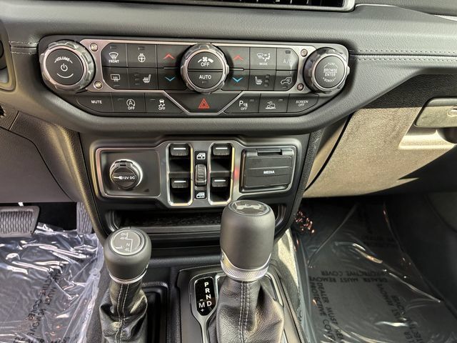 New 2026 Jeep Wrangler Unlimited Sahara AWD/4WD image 23