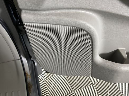 Used 2012 Nissan Quest SL FWD image 27