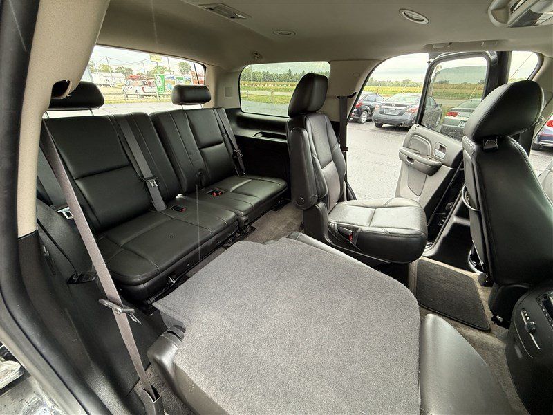 Used 2013 GMC Yukon Denali AWD/4WD image 8