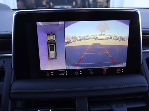 Used 2024 Chevrolet Suburban High Country w/ Advanced Technology Package image 30