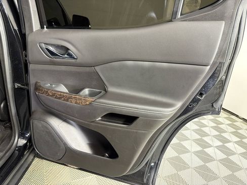 Used 2021 GMC Acadia Denali w/ Denali Technology Package image 18