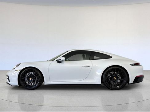 Certified 2022 Porsche 911 Carrera 4 GTS image 2