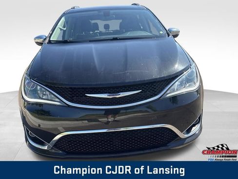 Used 2020 Chrysler Pacifica Limited FWD image 9