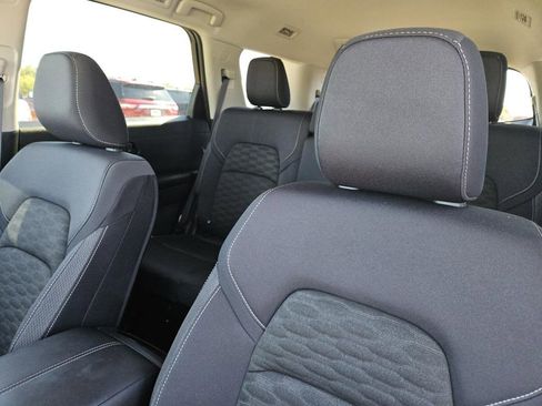 Used 2024 Nissan Pathfinder SV image 23