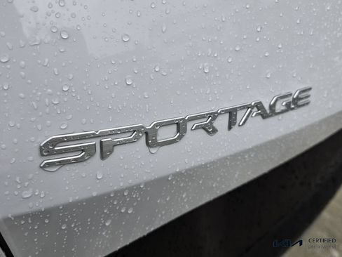 Used 2025 Kia Sportage EX FWD image 15