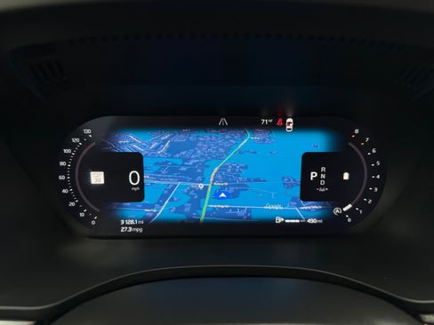 Certified 2025 Volvo XC60 B5 Plus AWD/4WD image 18