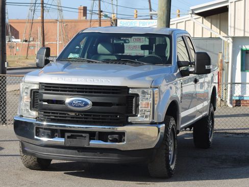 Used 2018 Ford F250 XL w/ Power Equipment Group image 3