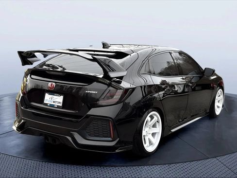 Used 2018 Honda Civic Sport image 5
