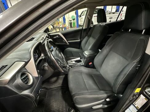 Used 2016 Toyota RAV4 XLE w/ Convenience Package image 17