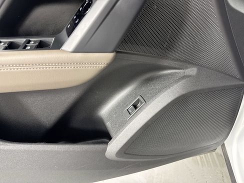Used 2025 Audi Q5 Premium Plus w/ Premium Plus AWD/4WD image 17