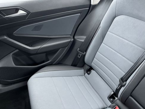 Used 2025 Volkswagen Jetta SE image 39