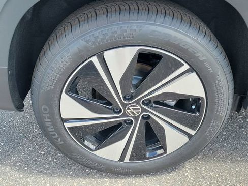 New 2026 Volkswagen Taos SE AWD/4WD image 5