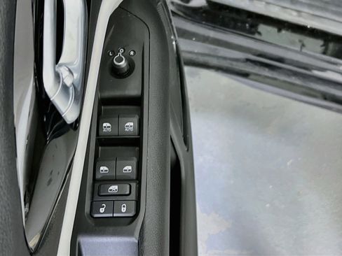 Used 2022 Jeep Compass Limited w/ Elite Group AWD/4WD image 18