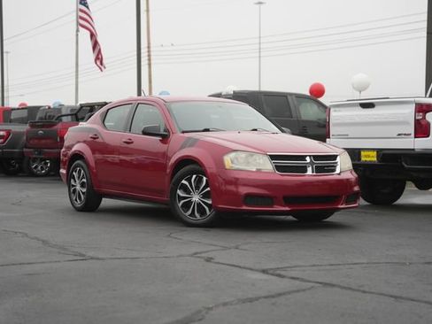 Used 2013 Dodge Avenger SE image 2