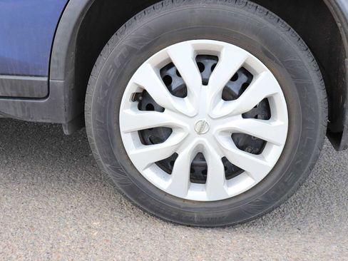 Used 2017 Nissan Rogue S w/ S Appearance Package image 9