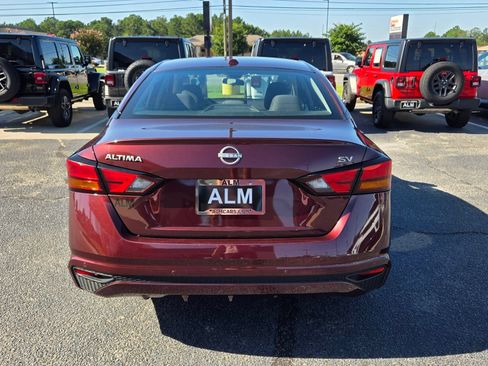 Used 2023 Nissan Altima 2.5 SV FWD image 10