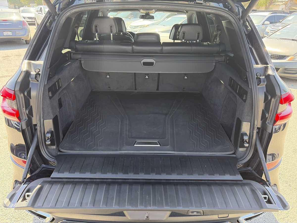 Used 2019 BMW X5 xDrive50i w/ M Sport Package AWD/4WD image 21
