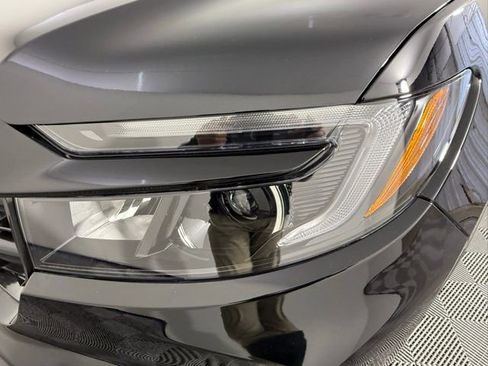 Used 2025 Honda Ridgeline Sport image 11