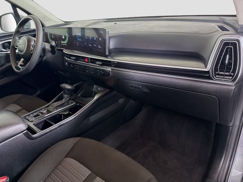 Used 2025 Kia Sorento LX image 30