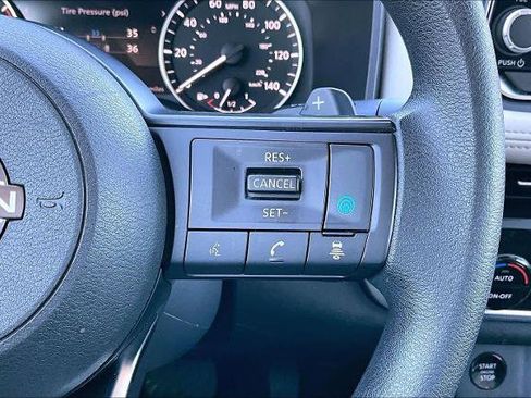 Certified 2024 Nissan Rogue SV image 24