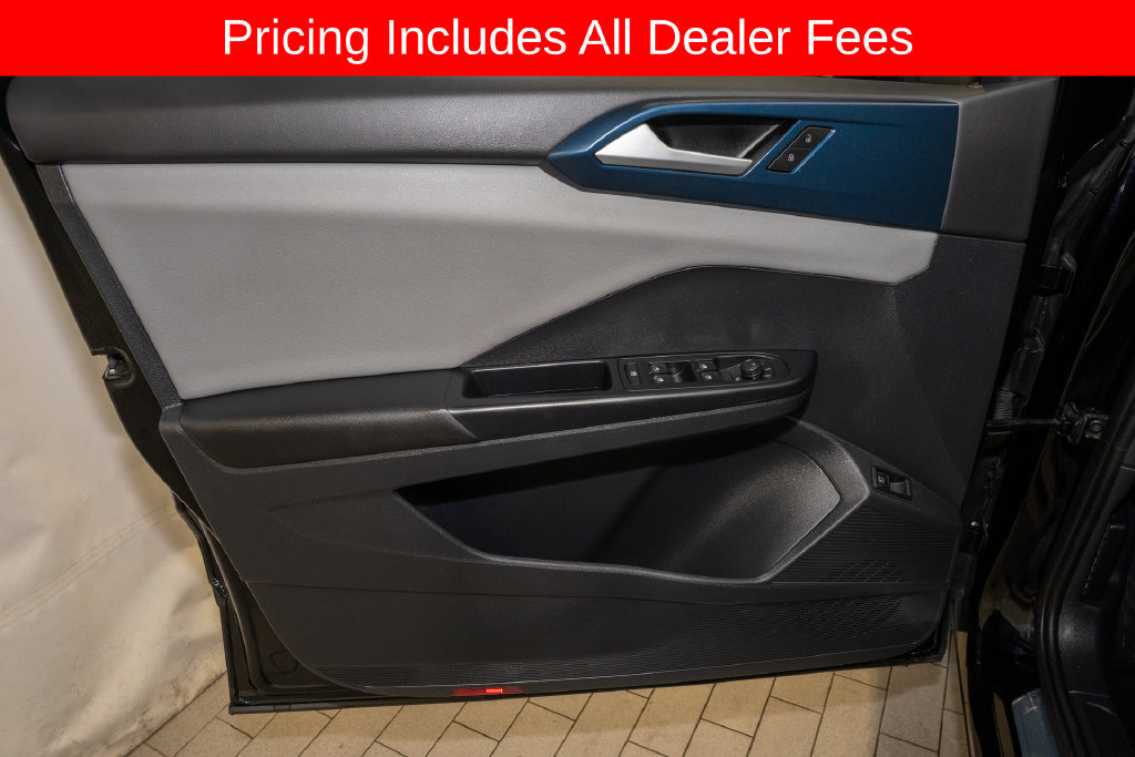 Used 2022 Volkswagen Taos SE w/ IQ.Drive SE Package FWD image 11