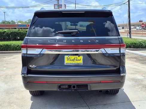 Used 2024 Lincoln Navigator Reserve AWD/4WD image 5
