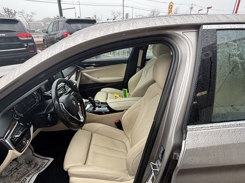 Used 2017 BMW 530i xDrive image 11