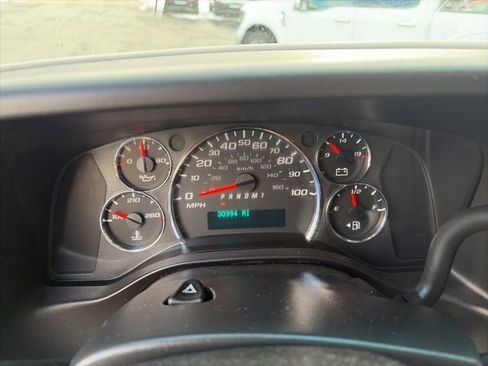 Used 2018 Chevrolet Express 2500 image 13