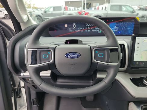 New 2025 Ford Expedition Active image 23