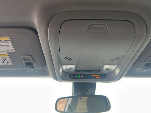 Used 2024 GMC Terrain SLE image 17