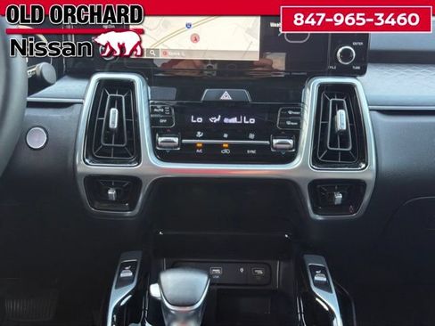 Used 2023 Kia Sorento SX AWD/4WD image 14