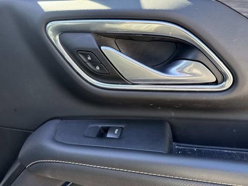 Used 2022 GMC Yukon XL SLT w/ SLT Premium Package image 20