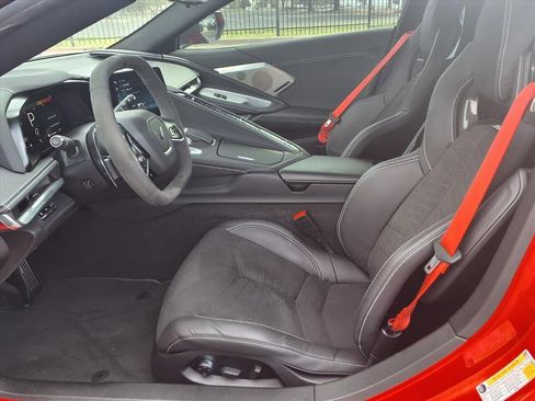 Used 2024 Chevrolet Corvette Stingray Preferred Cpe w/ Z51 Performance Package image 8