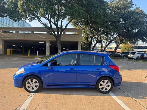 Used 2010 Nissan Versa 1.8 S w/ Premium Pkg image 3