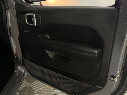 Used 2021 Jeep Wrangler Unlimited Sport AWD/4WD image 29
