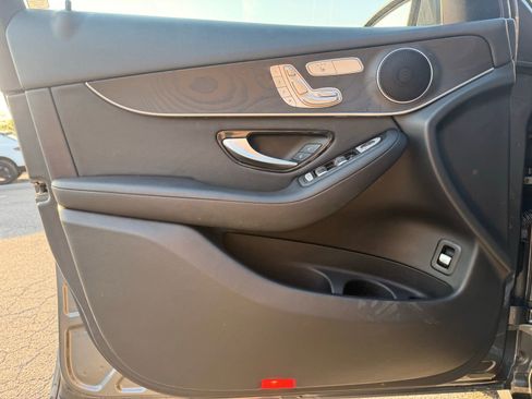 Used 2018 Mercedes-Benz GLC 300 4MATIC image 13