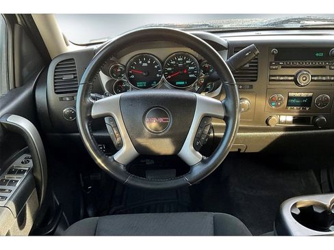 Used 2014 GMC Sierra 2500 SLE w/ SLE Preferred Package image 9