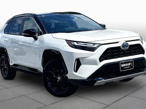 Used 2022 Toyota RAV4 XSE AWD/4WD image 3