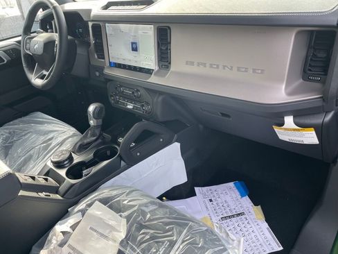 New 2025 Ford Bronco Outer Banks w/ Sasquatch Package AWD/4WD image 15