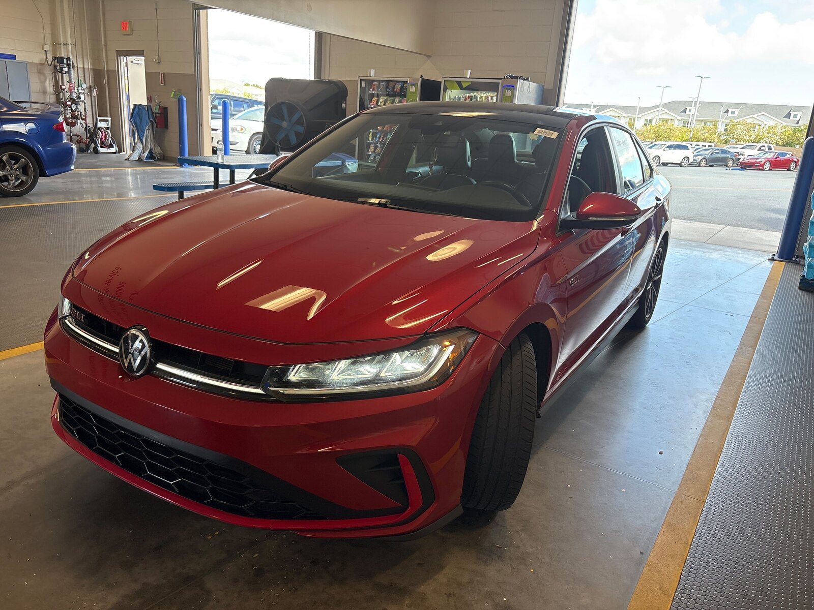Used 2025 Volkswagen Jetta GLI Autobahn FWD image 1