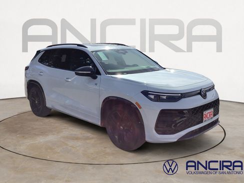 New 2026 Volkswagen Tiguan SE R-Line image 1