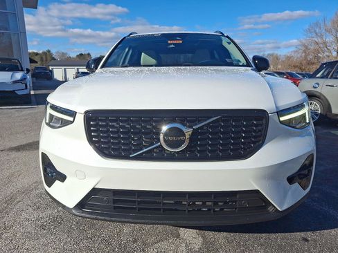 Certified 2023 Volvo XC40 B5 Plus w/ Protection Package Premier image 2
